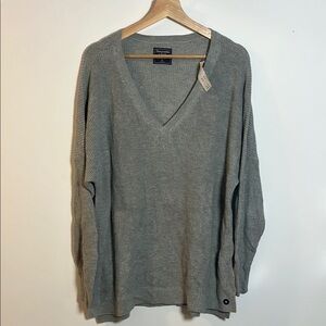 Abercrombie & Fitch Heather Gray V-Neck Sweater